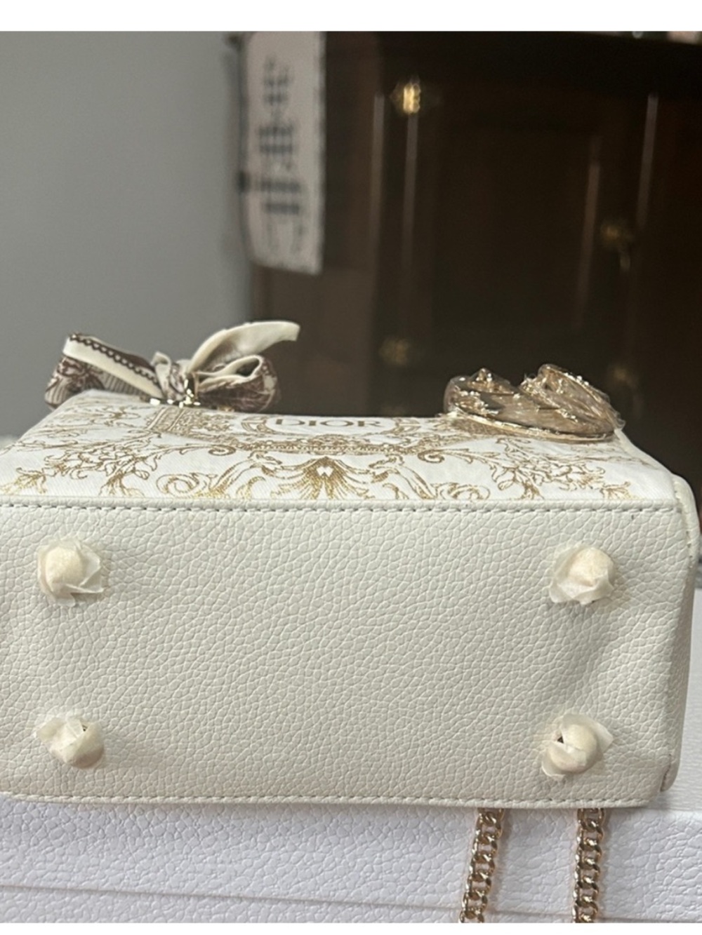 Dior Beauty Lady Dior Mini Bag, white and gold baroque print - Picture 6 of 8